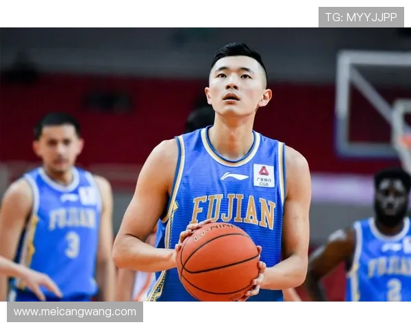 山东男篮为陈林坚庆祝32岁生日首秀当天全队齐聚送祝福